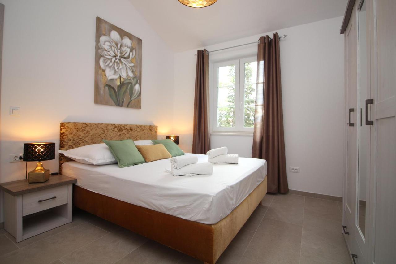 Villa Beachfront Sea Palace Kaštela Zewnętrze zdjęcie