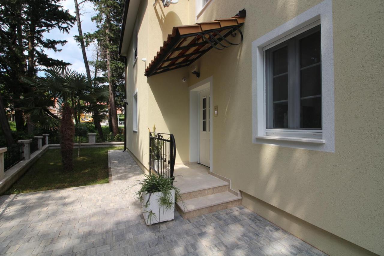 Villa Beachfront Sea Palace Kaštela Zewnętrze zdjęcie